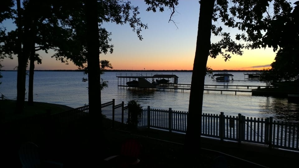 Evening skies over the lake, gorgeous!
