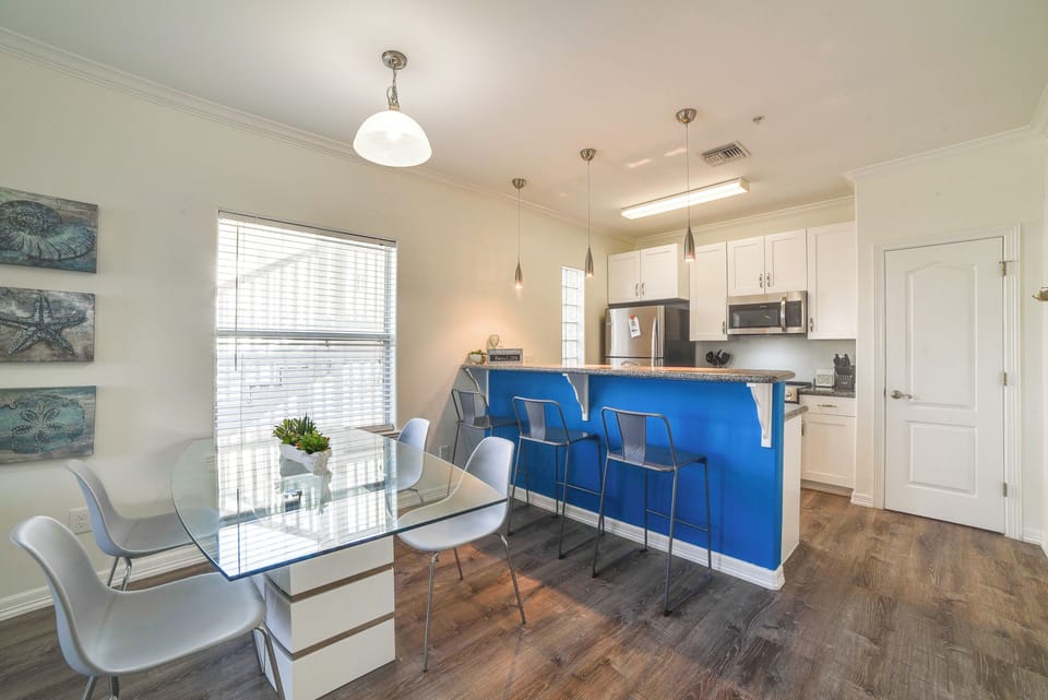 Dining Area | Dishware Provided | Step-Free Access