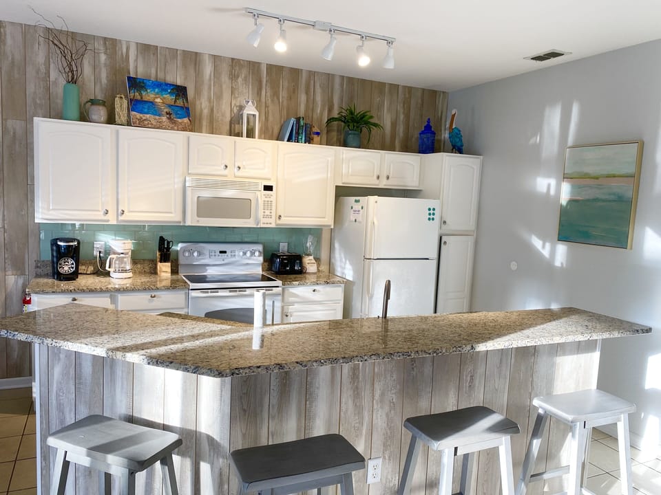 Beautiful updated kitchen with all the amenities.