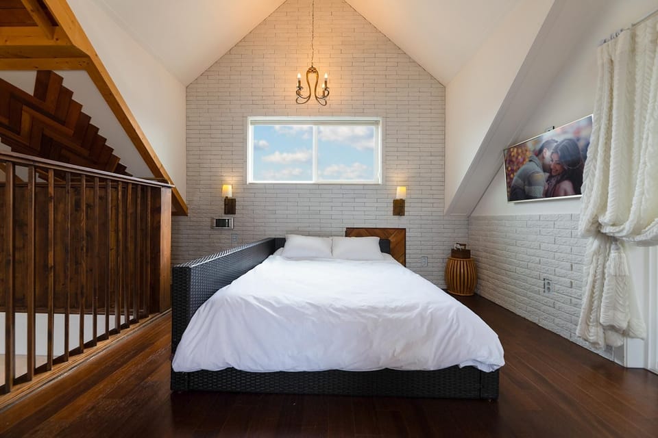 Basic Room, 3 Bedrooms (suite cream hill) | 3 bedrooms, free WiFi