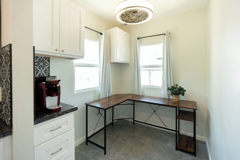 Breakfast Bar off Kitchen