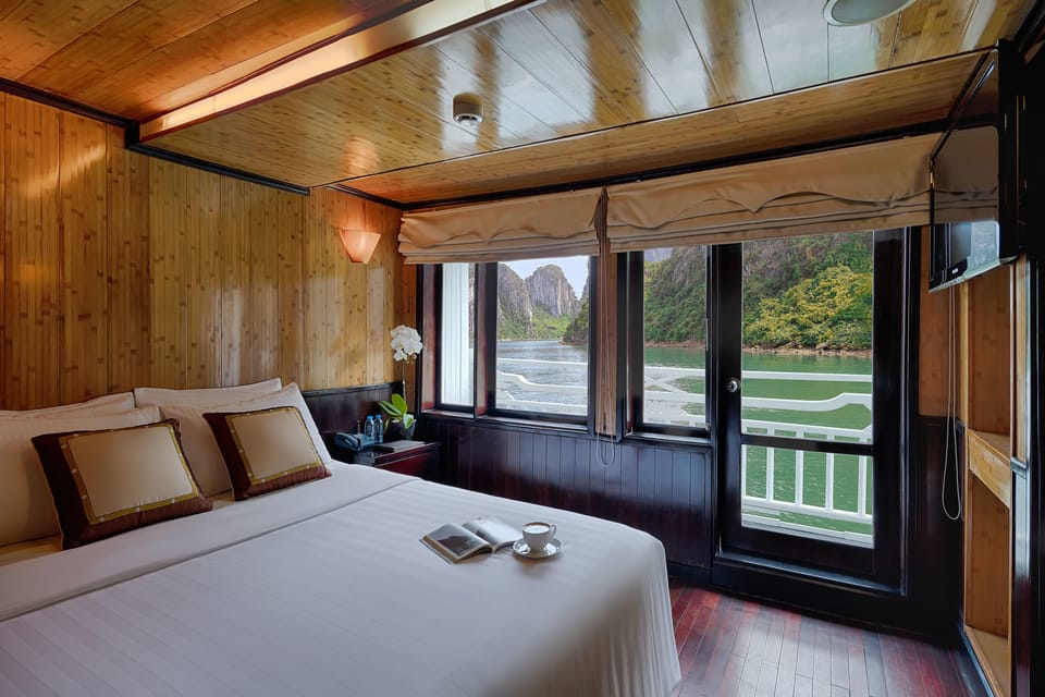 Deluxe Double or Twin Room S2 - Private Balcony | Living area