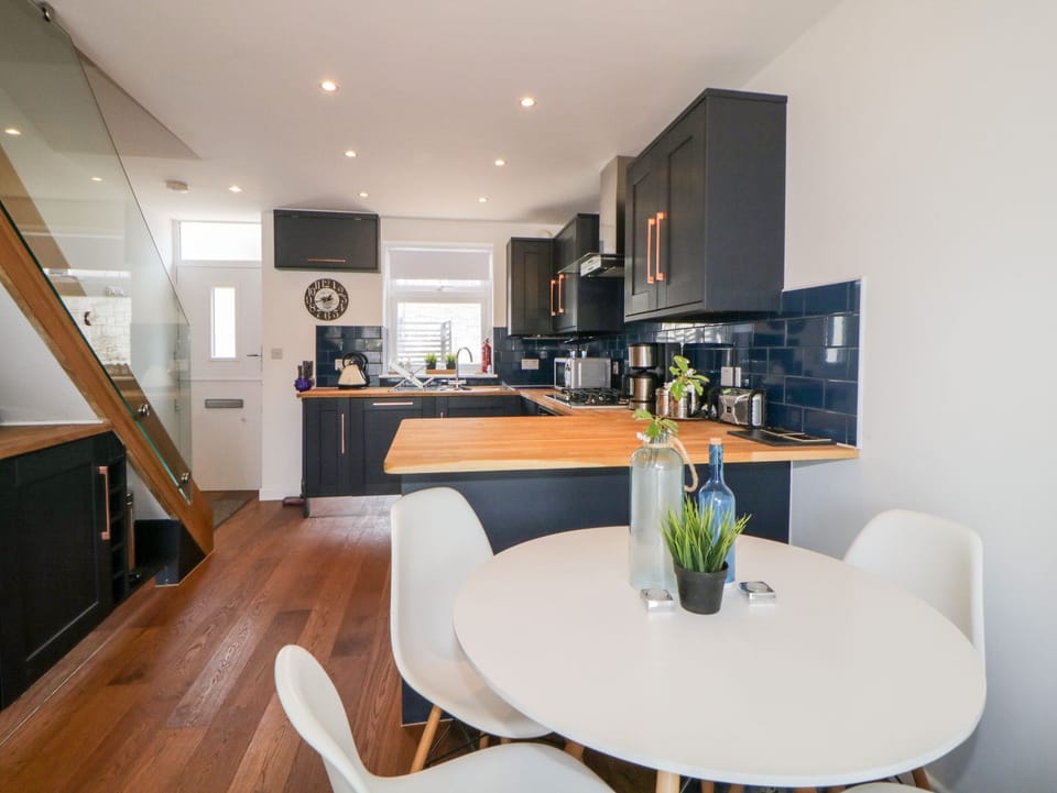 Cottage | Interior