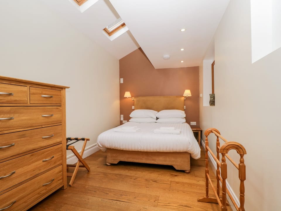 Cottage | 4 bedrooms, individually decorated, individually furnished, free WiFi