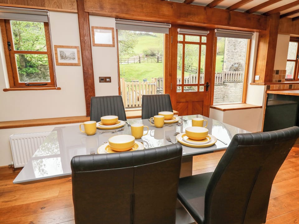 Cottage | Interior