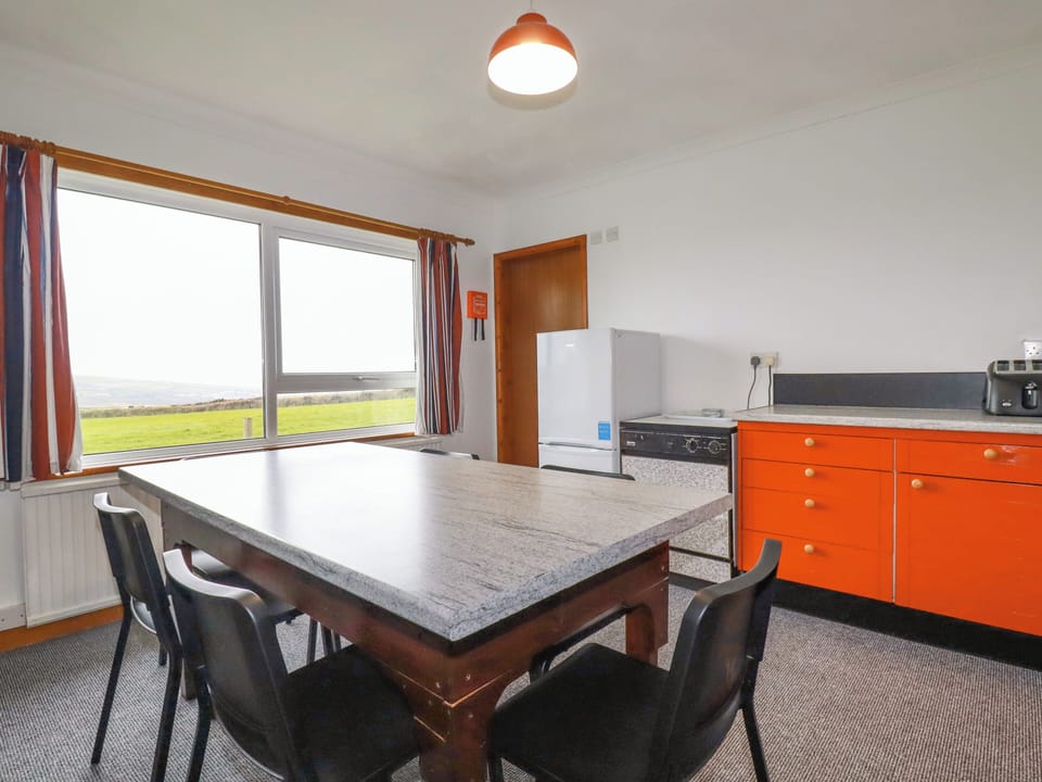 Cottage | Dining