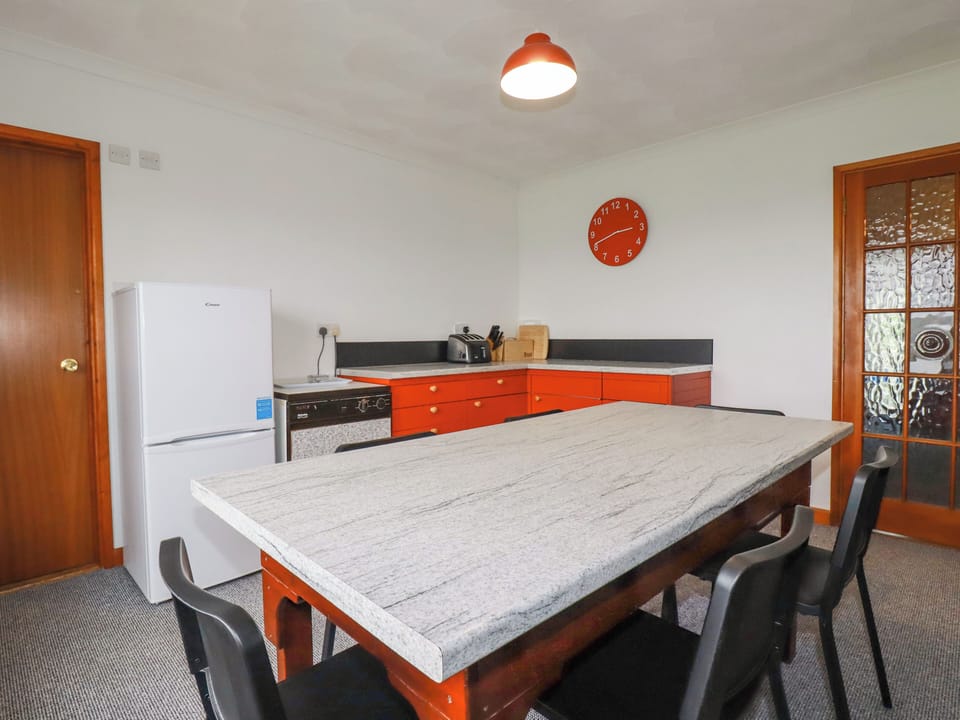 Cottage | Dining