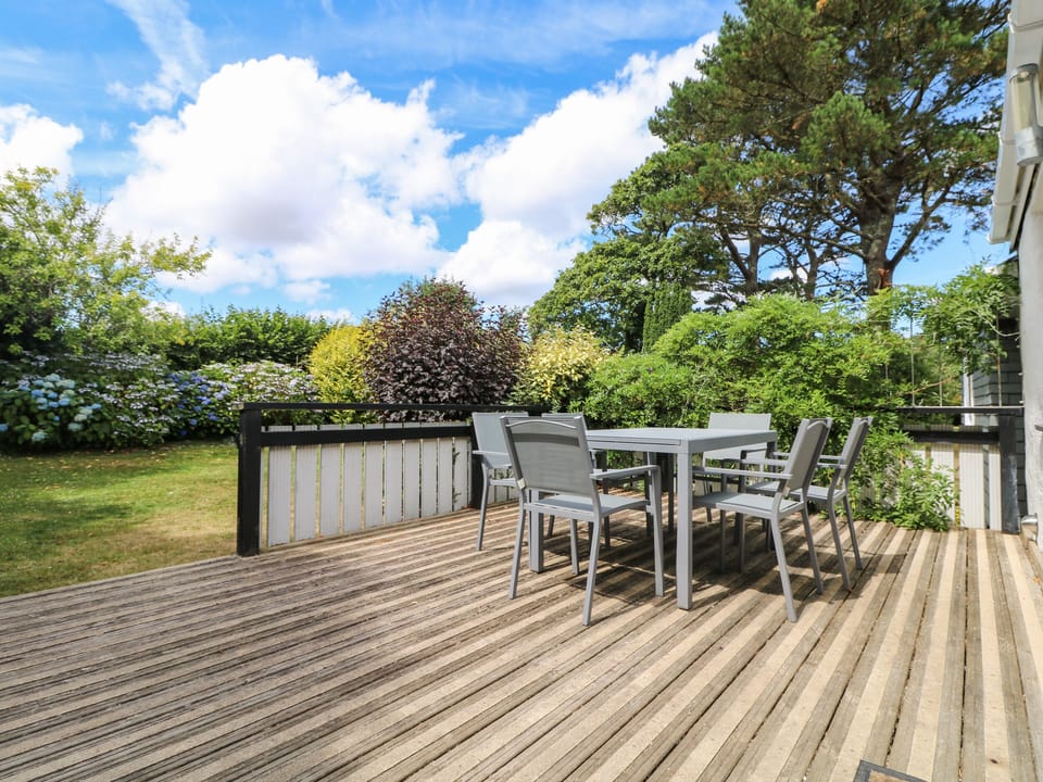 Cottage | Property grounds