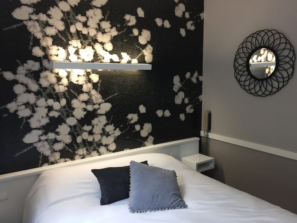Double Room | Desk, free WiFi, bed sheets