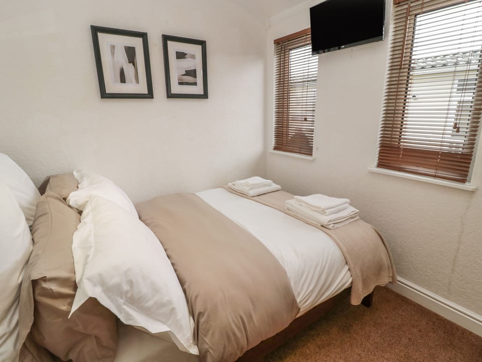 Cottage | 2 bedrooms, individually decorated, individually furnished, free WiFi
