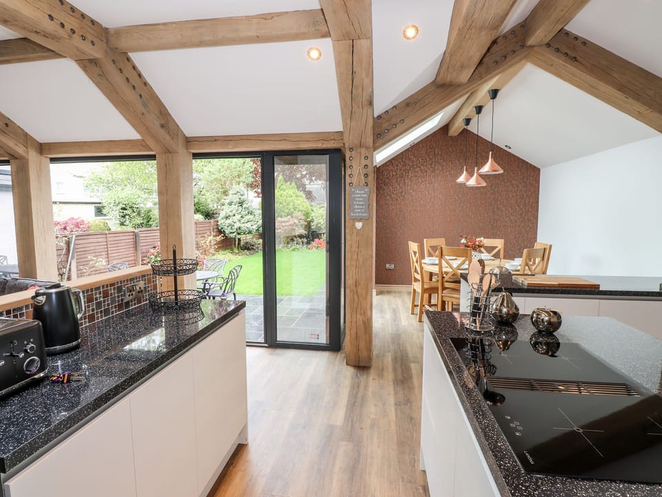 Cottage | Private kitchen | Fridge, microwave, dishwasher, electric kettle