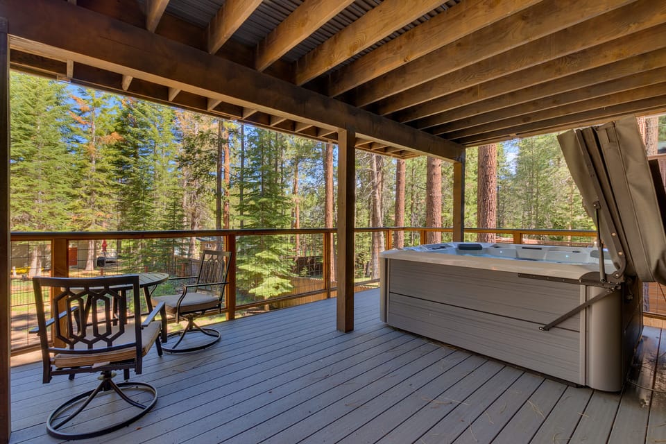 Covered Deck w/ Hot Tub