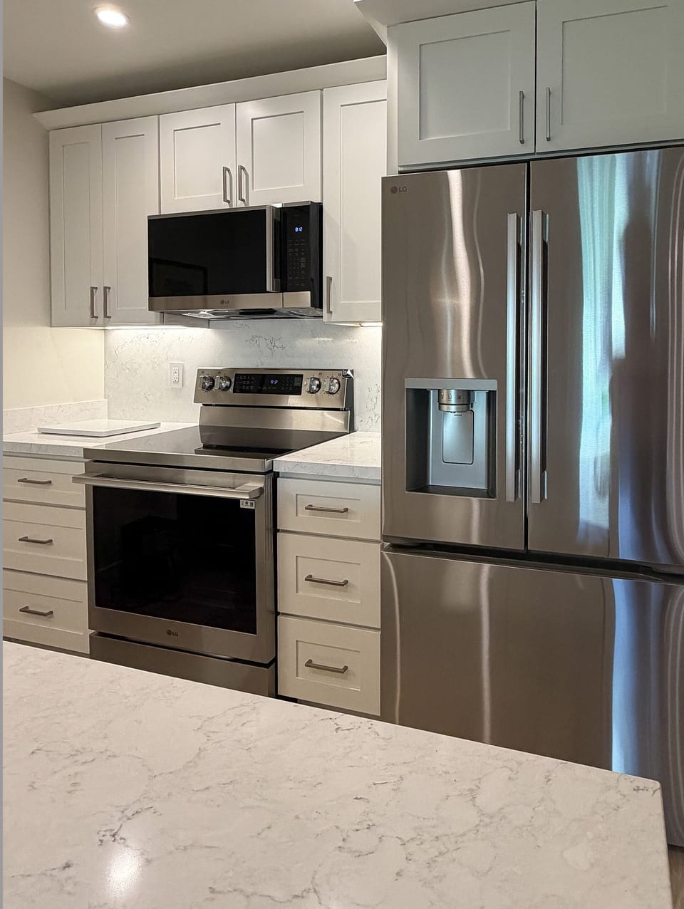 Kitchen – LG Stainless Appliances – Bosch Dishwasher