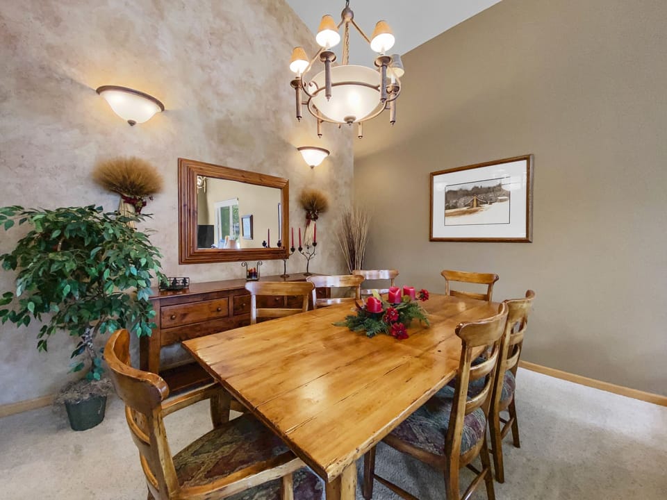 Townhome, 3 Bedrooms | Dining