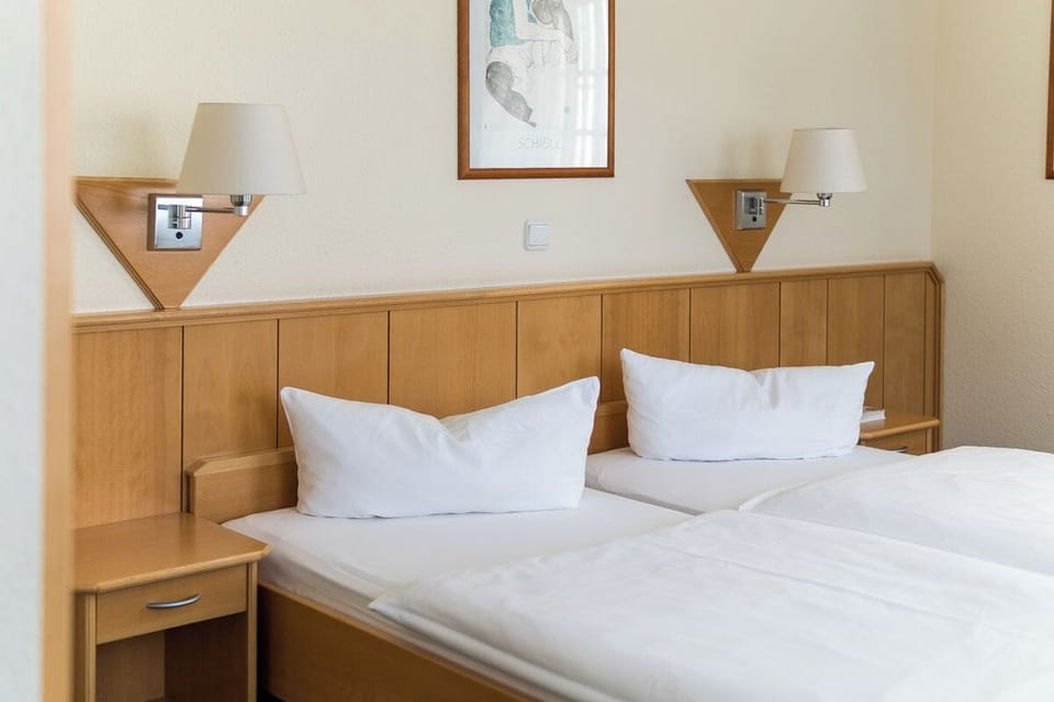 Comfort Double or Twin Room | Premium bedding, in-room safe, desk, soundproofing