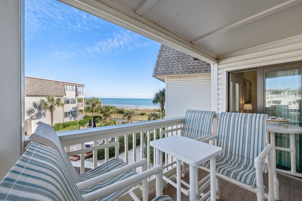 Grab a quick lunch on the balcony before heading back to the pool.