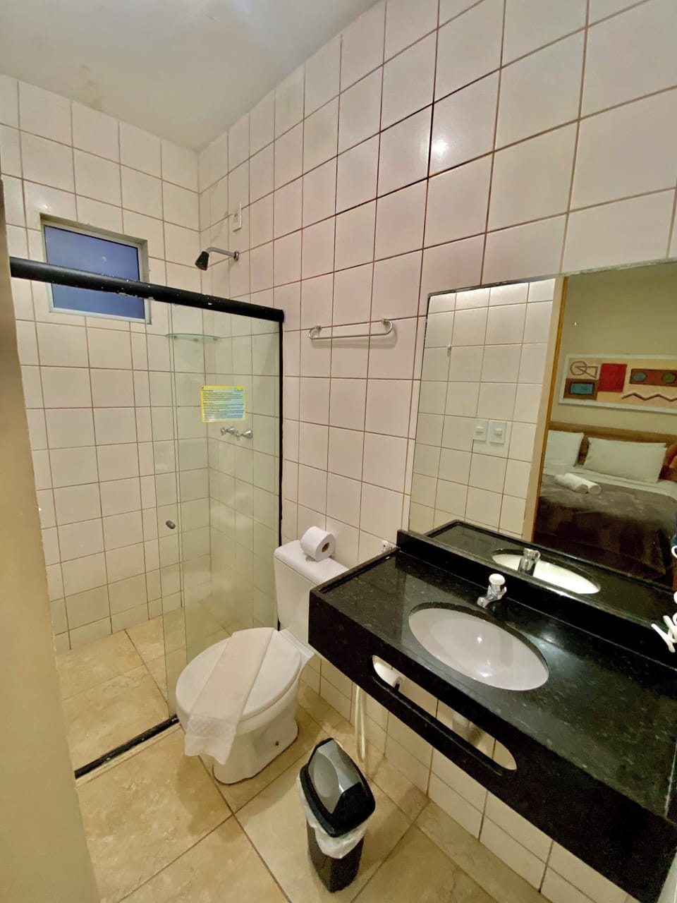 Standard Room (Economic) | Bathroom | Shower, free toiletries, bidet, towels