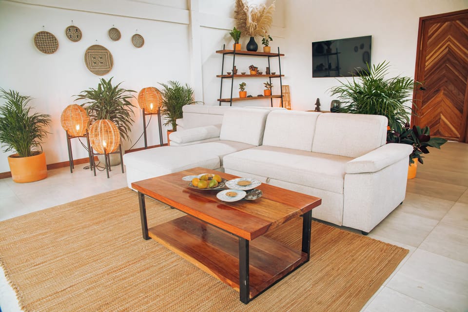Villa | Living area | Books