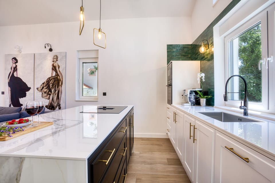 Beautiful kitchen with everything you might need