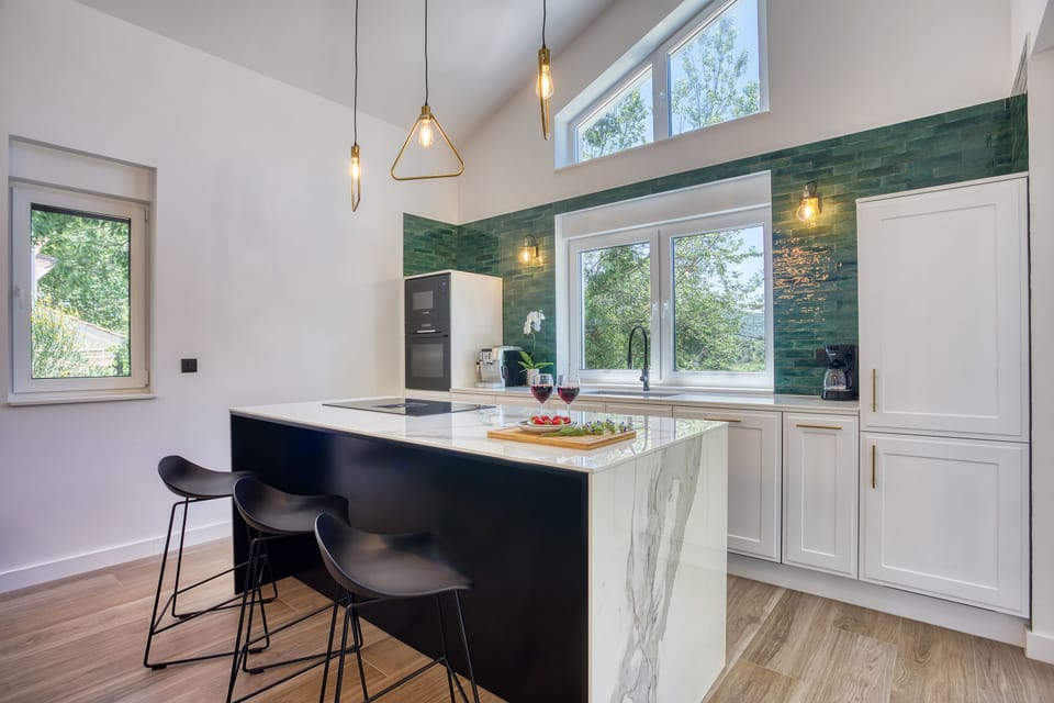 Beautiful kitchen with everything you might need