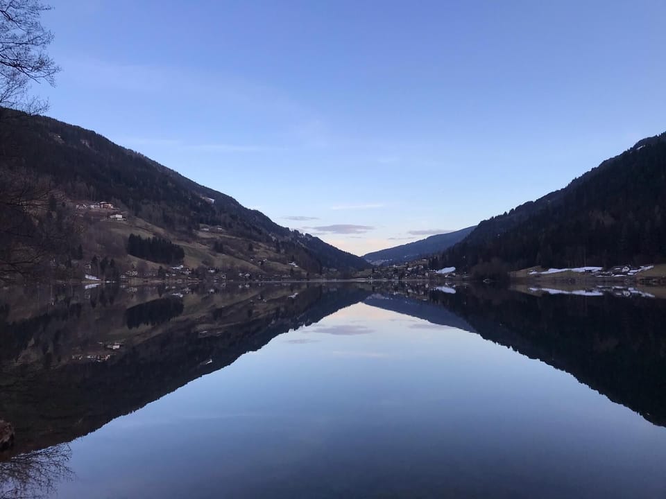 Less than 2 km to the Brensee and the sport village of Feld am See.