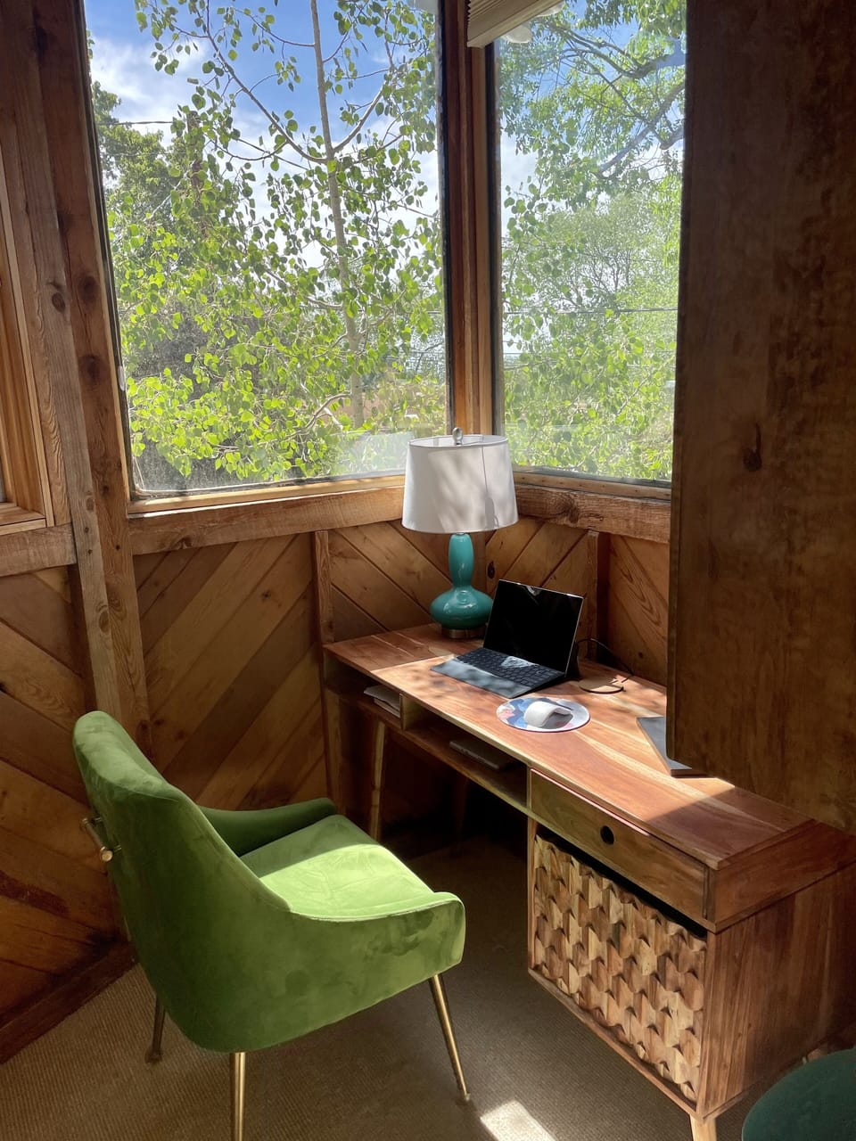 Office (with windows on three sides)