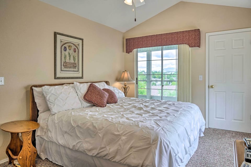 Bedroom 1 | King Bed