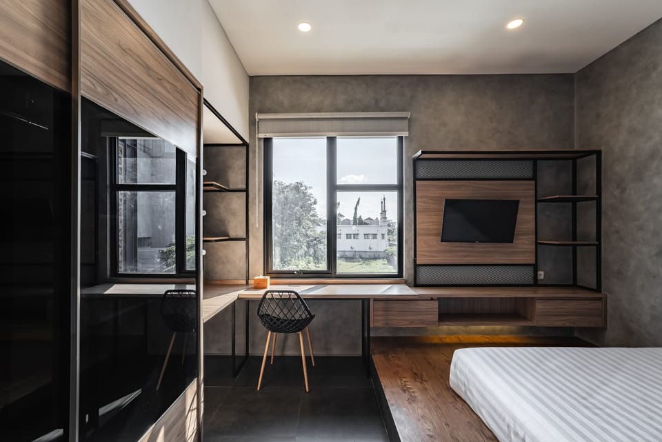 Deluxe Room | Desk, free WiFi, bed sheets