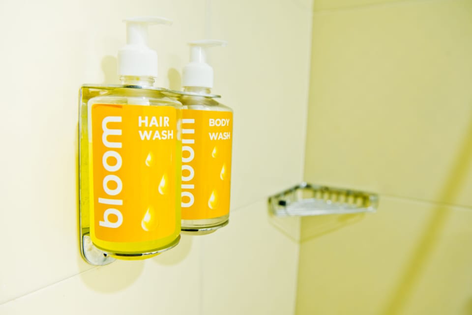 Standard Queen | Bathroom amenities | Shower, free toiletries, slippers
