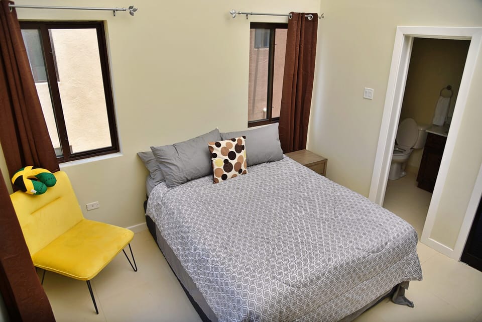 Queen bedroom 
