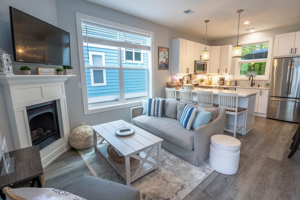 Main Level | Living Room