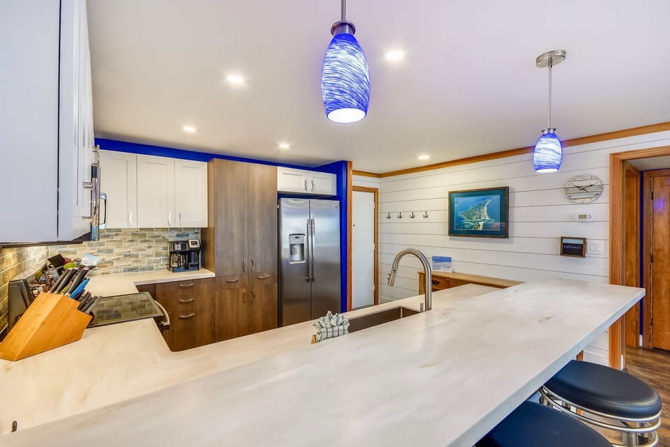 Condo, 2 Bedrooms | Private kitchen | Coffee/tea maker, fridge, oven, toaster