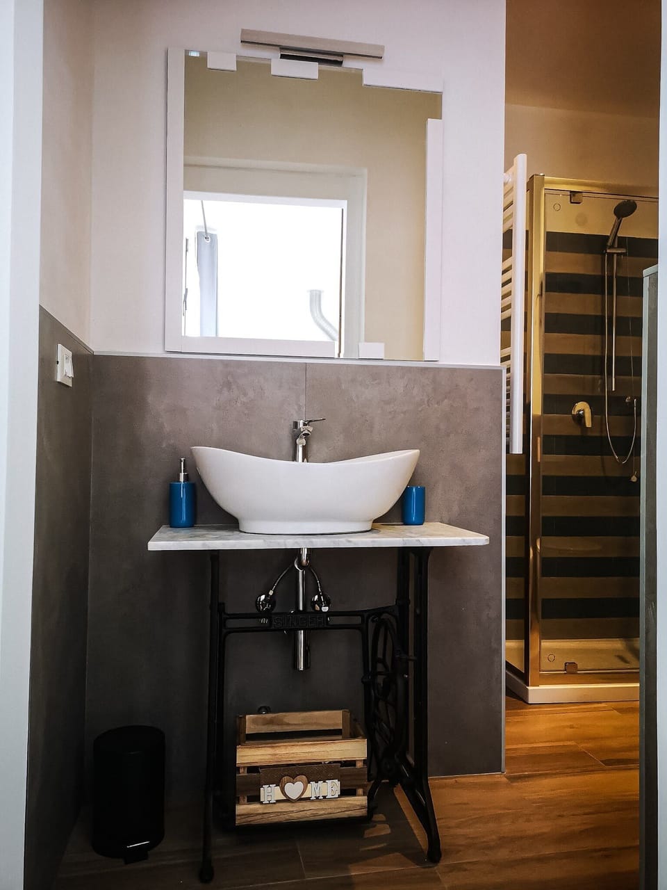 Apartment, 1 Bedroom | Bathroom | Shower, rainfall showerhead