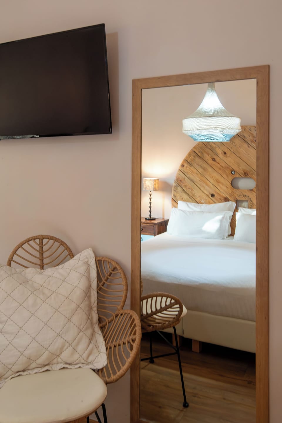 Studio Suite | In-room safe, individually decorated, desk, free WiFi
