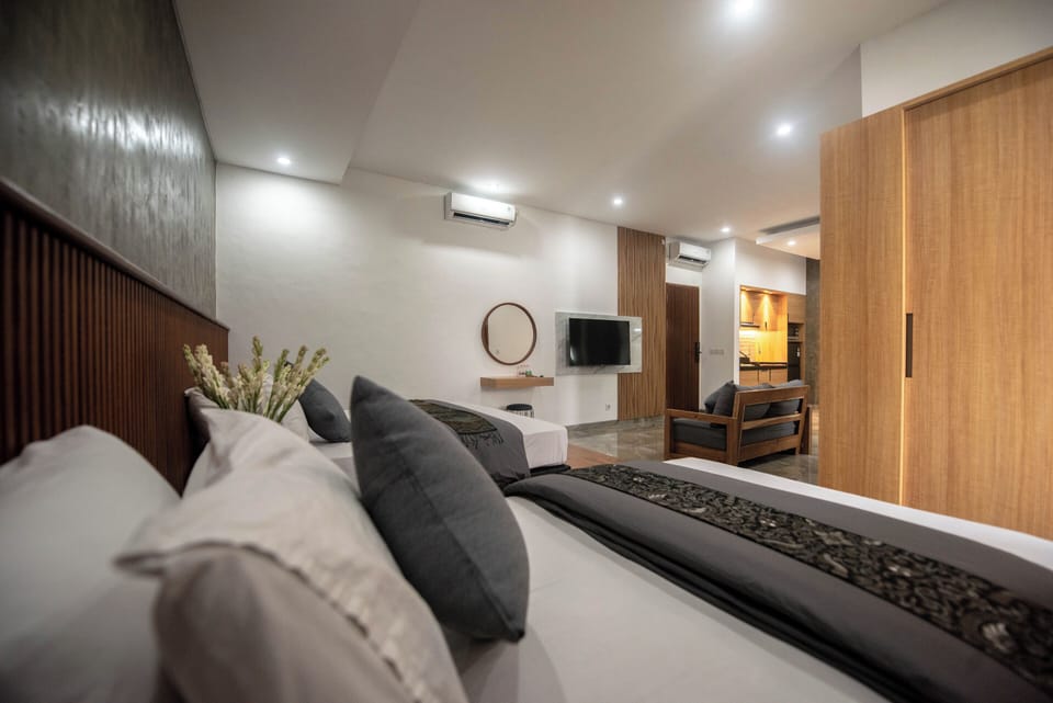 Suite | In-room safe, free WiFi, bed sheets