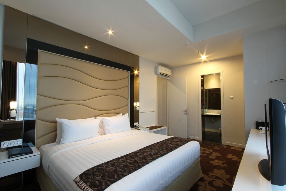 In-room safe, desk, iron/ironing board (on request)