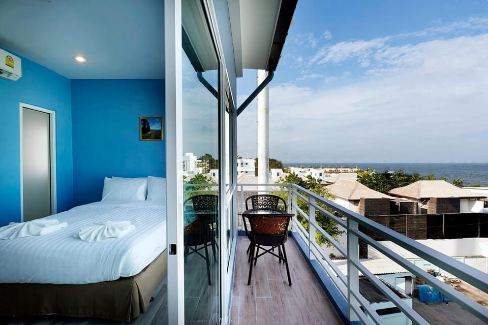 Deluxe Room, Balcony, Sea View | In-room safe, desk, free WiFi, bed sheets