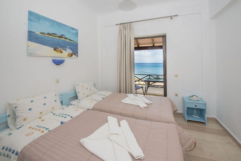 Spiros and Polyxeni Apartment 6 Afionas Bedroom