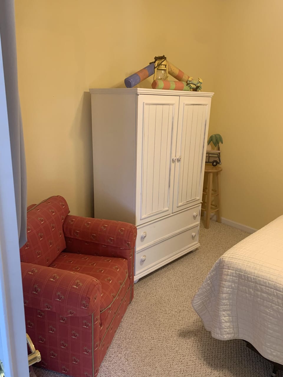 Third bedroom, inside the cabinet is a TV. 