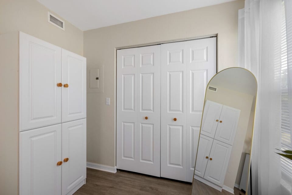 Daisy bedroom