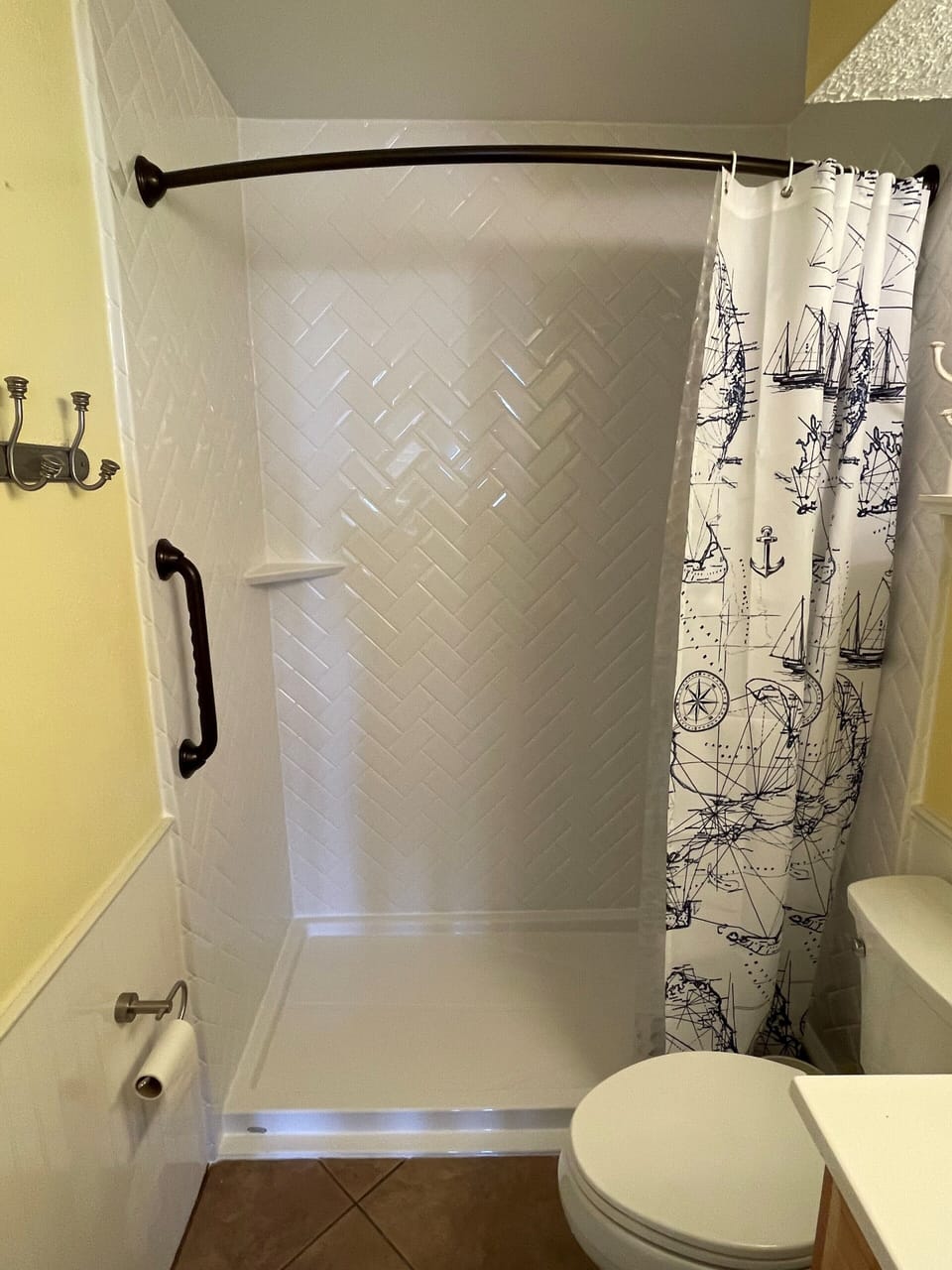 NEW LARGE WALK IN SHOWER, ON THE MAIN LEVEL