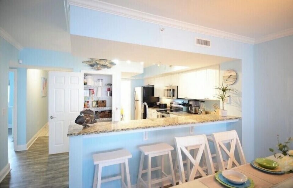 Breakfast bar for four