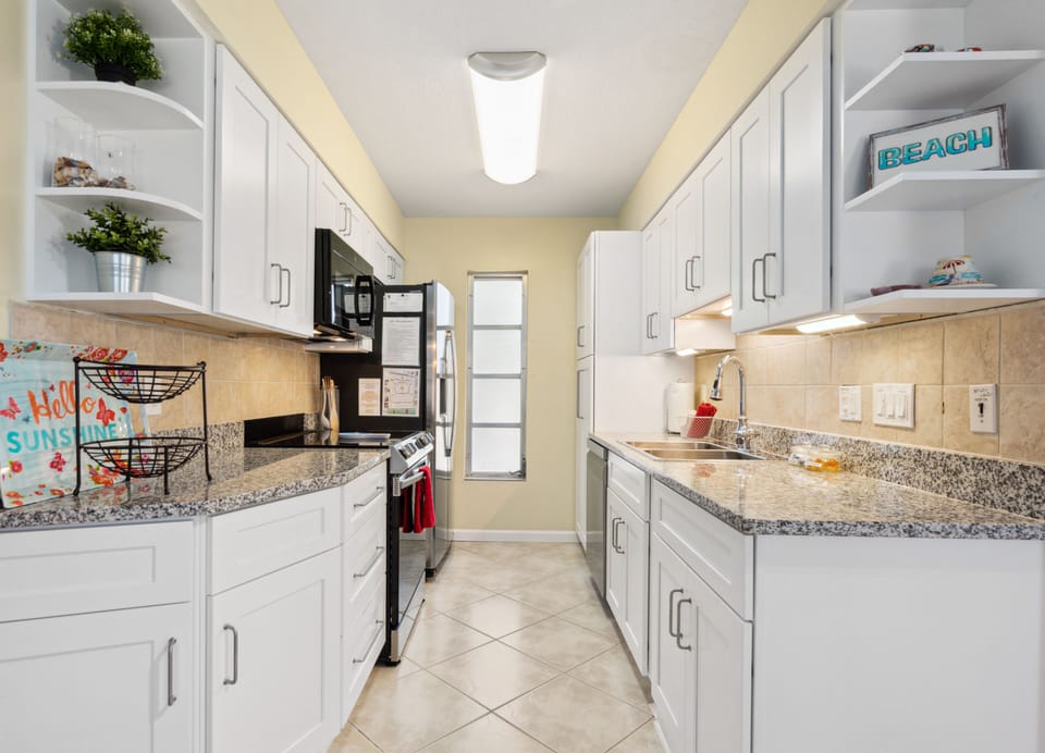 New kitchen with filtered Ice/water, induction stove and dishwasher.