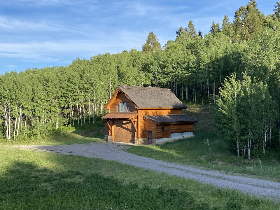 Exterior view of the cabin.
