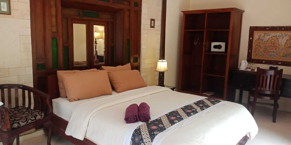 Junior Keputran Queen | Individually decorated, individually furnished, bed sheets