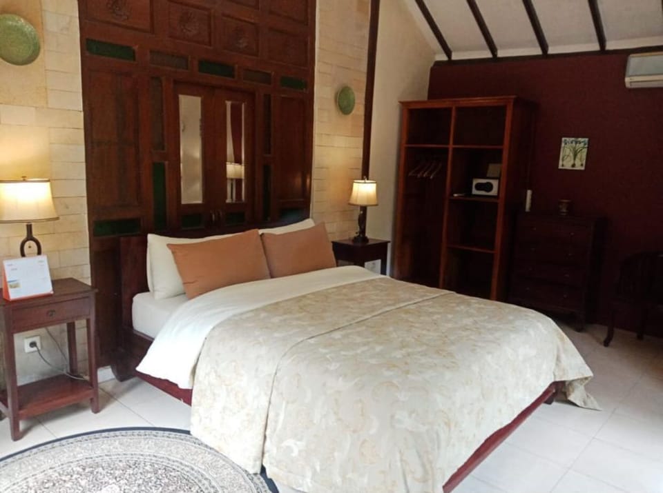 Keputran Villa | Individually decorated, individually furnished, bed sheets