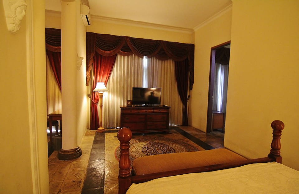 Royal Suite | Minibar, in-room safe, rollaway beds, free WiFi