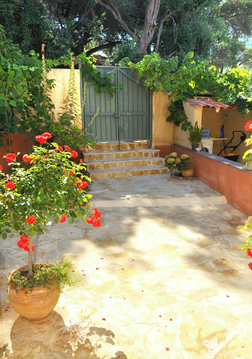 Apartment, 2 Bedrooms, Smoking, Patio | Children's area