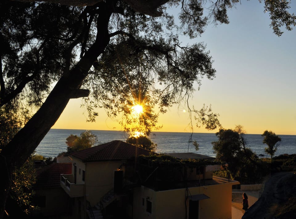 Apartment, 2 Bedrooms, Smoking, Patio | Property entrance
