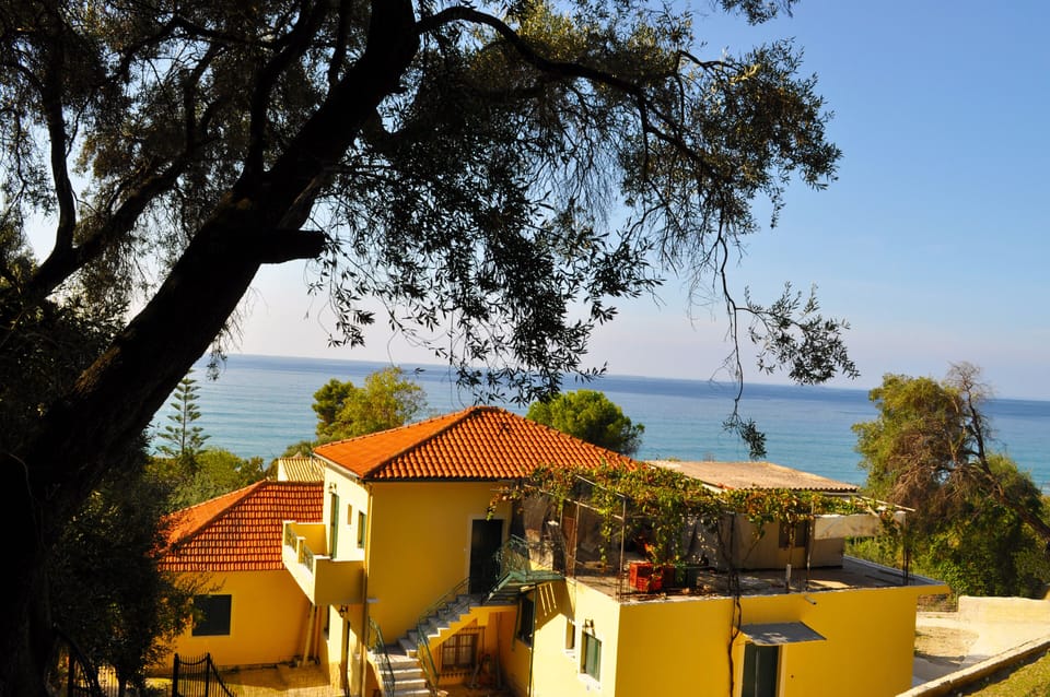 Apartment, 2 Bedrooms, Smoking, Balcony | Front of property